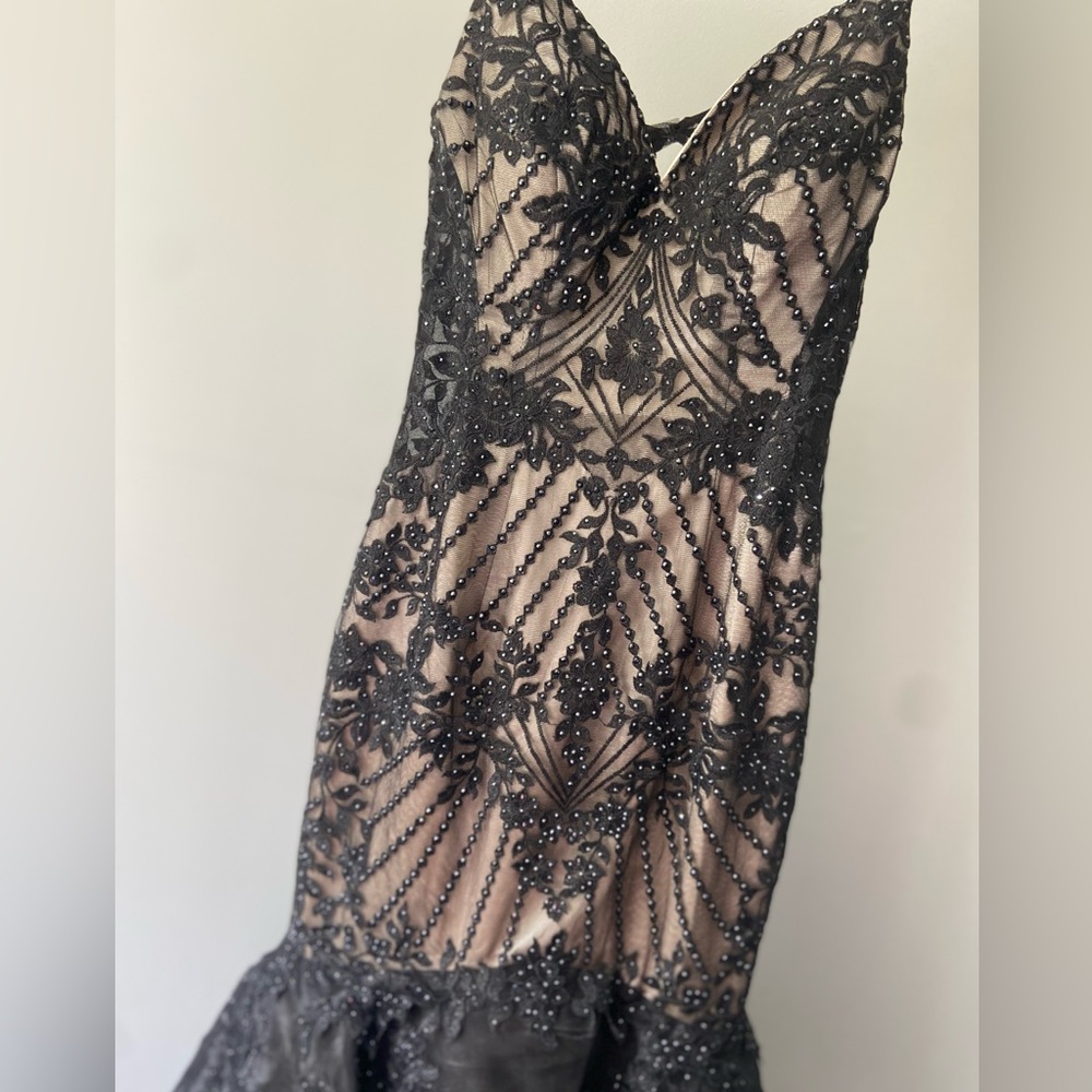 Gorgeously stunning formal dress
